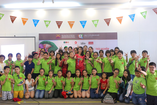 Trẻ em Hà Nội trải nghiệm thử thách đi xe lăn của người khuyết tật ảnh 7