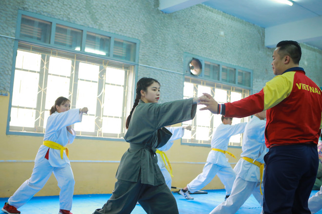 [Photo] Gặp gỡ nữ sinh cảnh sát bay người kẹp cổ 3 thanh niên ảnh 9