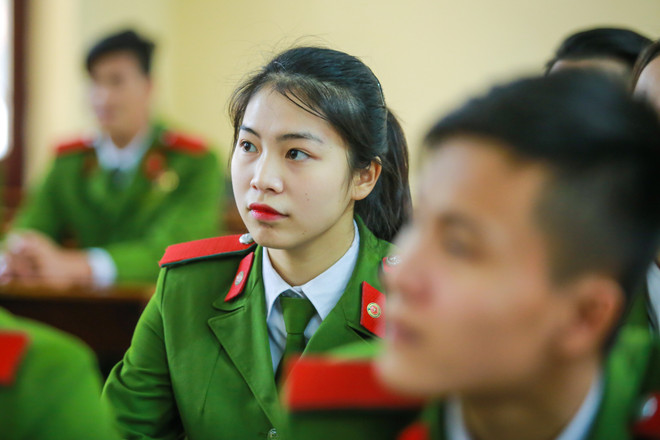 [Photo] Gặp gỡ nữ sinh cảnh sát bay người kẹp cổ 3 thanh niên ảnh 6