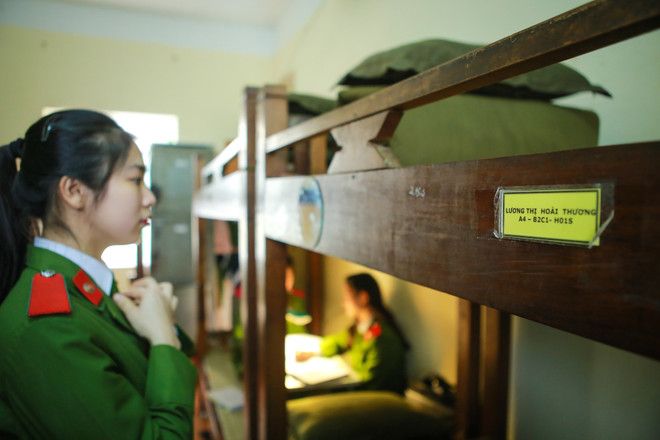 [Photo] Gặp gỡ nữ sinh cảnh sát bay người kẹp cổ 3 thanh niên ảnh 13