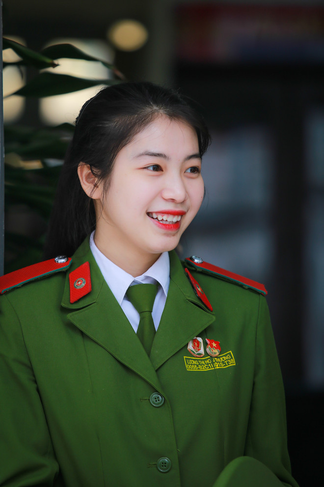 [Photo] Gặp gỡ nữ sinh cảnh sát bay người kẹp cổ 3 thanh niên ảnh 4