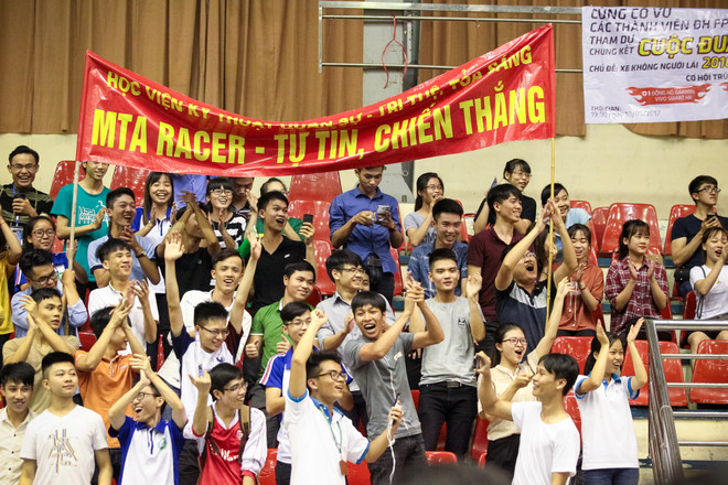 Lộ diện quán quân chiến thắng cuộc thi điều khiển xe không người lái ảnh 8