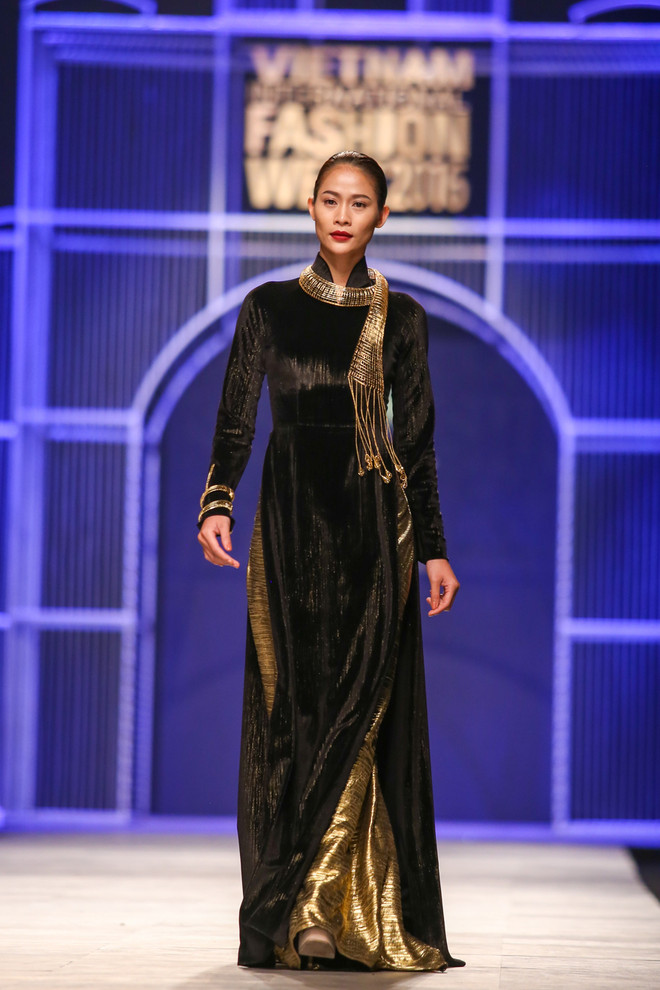 Ca sỹ Tóc Tiên quyến rũ với bộ sưu tập trang sức "Tôi yêu Việt Nam" ảnh 8