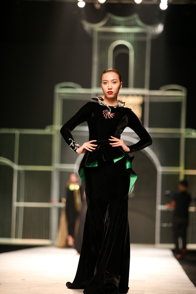 Ca sỹ Tóc Tiên quyến rũ với bộ sưu tập trang sức "Tôi yêu Việt Nam" ảnh 14