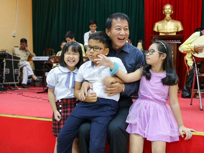Đại sứ thiện chí Việt - Nhật thăm trẻ em trường Nguyễn Đình Chiểu ảnh 10