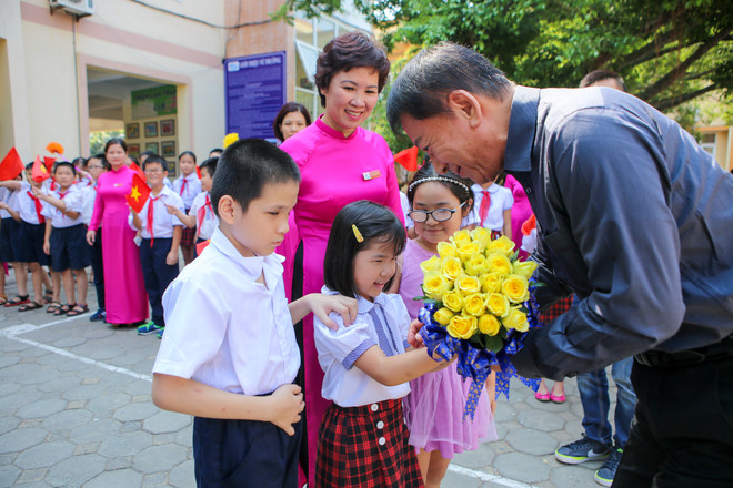 Đại sứ thiện chí Việt - Nhật thăm trẻ em trường Nguyễn Đình Chiểu ảnh 2