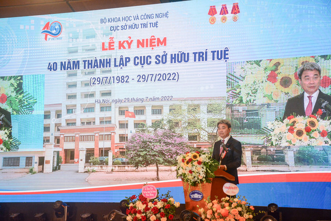 Ông Đinh Hữu Phí - Cục trưởng Cục Sở hữu trí tuệ phát biểu khai mạc lễ kỷ niệm. (Ảnh: Minh Sơn/Vietnam+) Tiếp tục đẩy mạnh vai trò quản lý Nhà nước về sở hữu trí tuệ ảnh 1