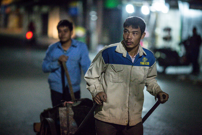 Người lao động mưu sinh trong đêm lạnh buốt của Hà Nội ảnh 4