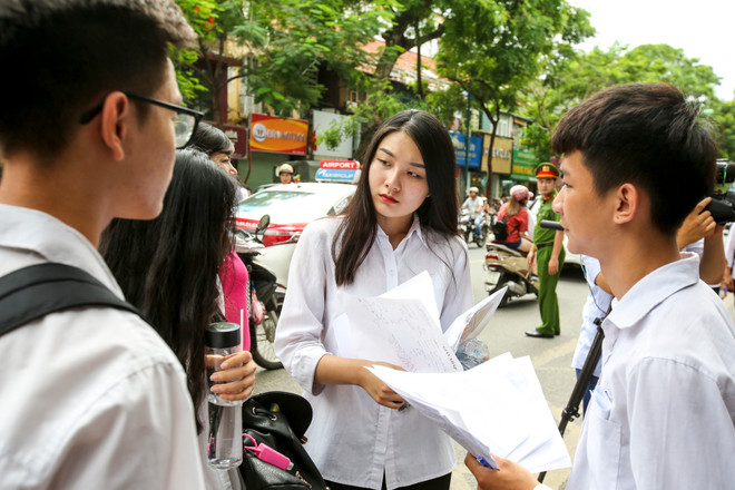 Thí sinh thi THPT Quốc gia phấn khởi vì bài thi Ngữ văn vừa sức ảnh 11