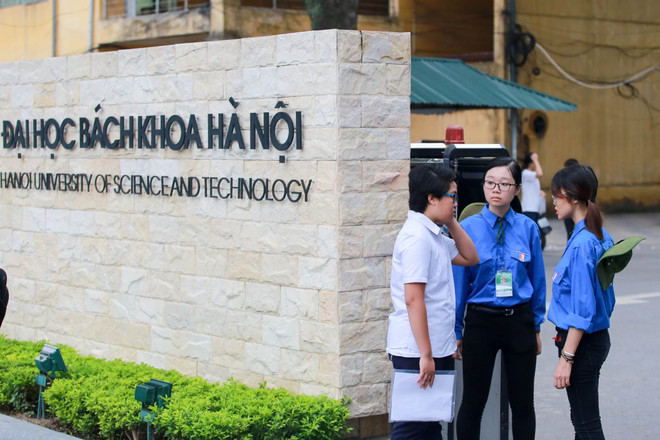 Ngày thứ 2 thi THPT quốc gia: Thí sinh lo đề Ngữ văn khó như Toán ảnh 2