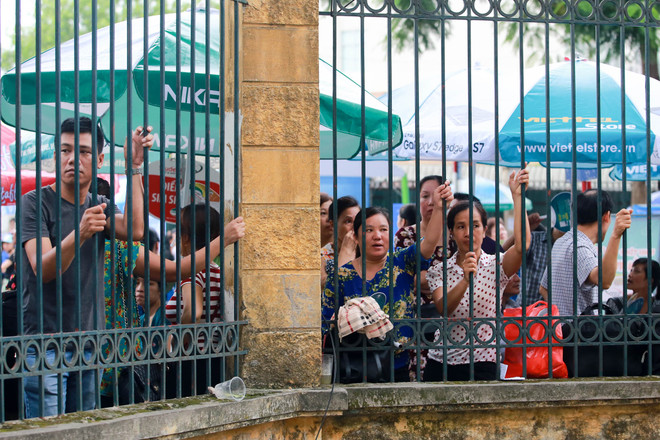 Ngày thứ 2 thi THPT quốc gia: Thí sinh lo đề Ngữ văn khó như Toán ảnh 11