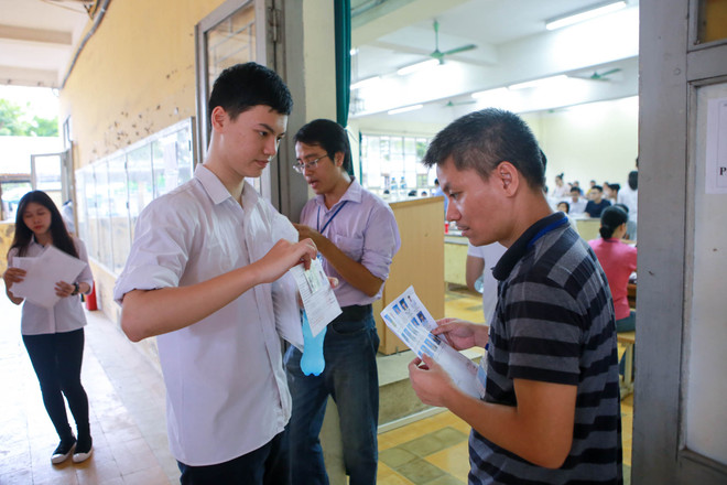 Ngày thứ 2 thi THPT quốc gia: Thí sinh lo đề Ngữ văn khó như Toán ảnh 14