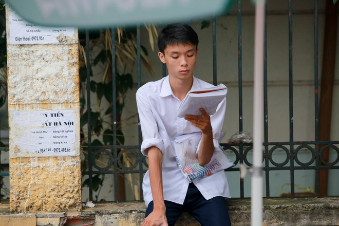 Ngày thứ 2 thi THPT quốc gia: Thí sinh lo đề Ngữ văn khó như Toán ảnh 9