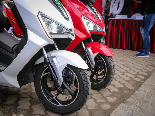 Cận cảnh mẫu xe điện NewTech, 'đối thủ' mới của VinFast Klara ảnh 6