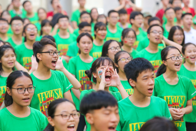 Học sinh mới ngất ngây với màn chào đón ở THPT Nguyễn Tất Thành ảnh 10