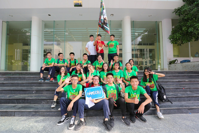 Học sinh mới ngất ngây với màn chào đón ở THPT Nguyễn Tất Thành ảnh 19