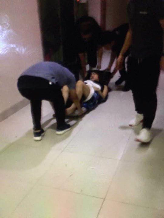 Mắc kẹt trong thang máy khi lên cafe tầng 26, hai người bị thương nặng ảnh 2