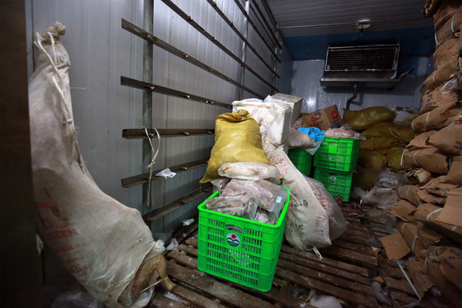 Phát hiện hơn 1 tấn chân gà, tim lợn đông lạnh quá hạn sử dụng ảnh 7
