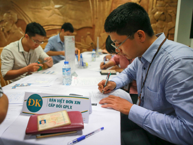 Hà Nội: Đổi giấy phép lái xe tại cơ quan, doanh nghiệp trong 10 phút ảnh 1