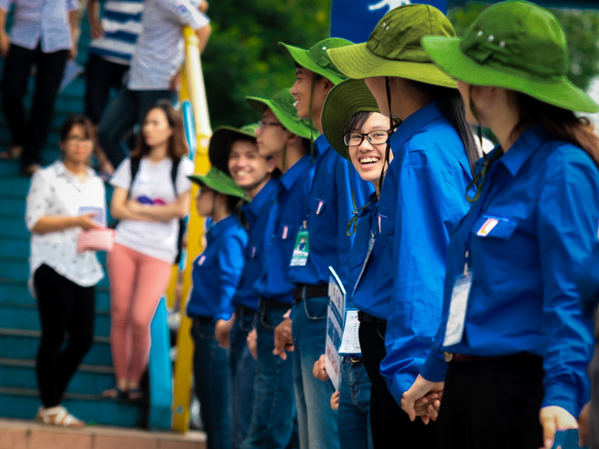 Ấn tượng hình ảnh sinh viên tình nguyện Thủ đô trong những ngày thi cử ảnh 9