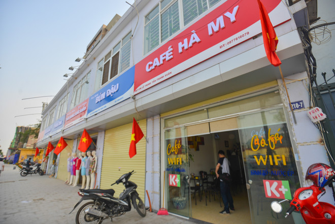 Biển quảng cáo trên tuyến phố kiểu mẫu: Người khen đẹp, kẻ chê xấu ảnh 9