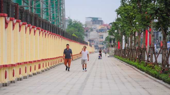 Biển quảng cáo trên tuyến phố kiểu mẫu: Người khen đẹp, kẻ chê xấu ảnh 3