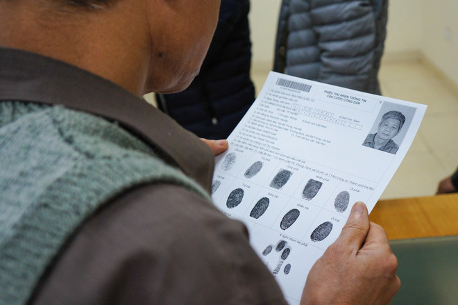 Ngày đầu làm thẻ căn cước, người dân dễ dàng đăng ký ảnh 8