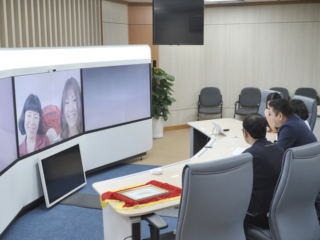 Nữ sinh lớp 11 sắp tốt nghiệp đại học nhờ học trực tuyến ảnh 1