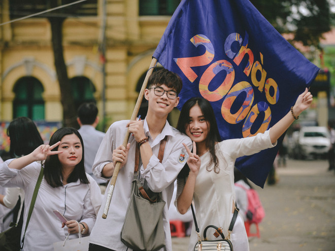 Khóc cười cùng học sinh Việt Đức trong ngày chia tay lứa 10x đầu tiên ảnh 12