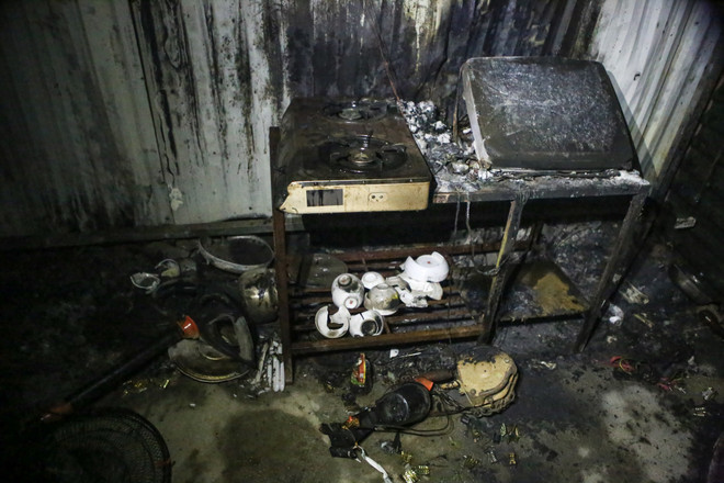 [Photo] Cận cảnh chiến đấu với " thần lửa" tại xưởng nhựa Trung Văn ảnh 11