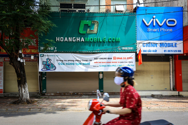 Hàng loạt chuỗi bán lẻ di động 'lao đao' vì giãn cách xã hội ảnh 1