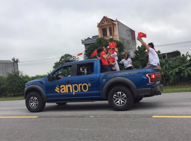 Quê nhà rực lửa tiếp sức cho tuyển Olympic Việt Nam đối đầu Hàn Quốc ảnh 5