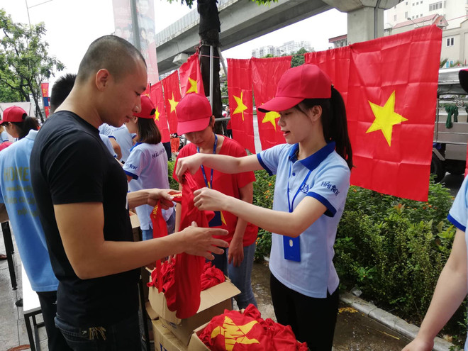 Quê nhà rực lửa tiếp sức cho tuyển Olympic Việt Nam đối đầu Hàn Quốc ảnh 12