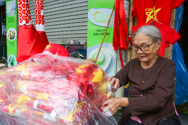 Quê nhà rực lửa tiếp sức cho tuyển Olympic Việt Nam đối đầu Hàn Quốc ảnh 9