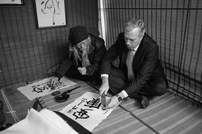 Đại sứ Mỹ Ted Osius đóng vai ông đồ tập viết thư pháp ảnh 9