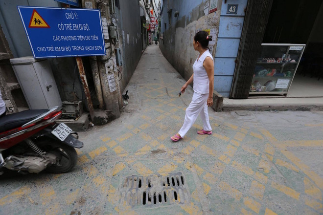 Hà Nội: "Làn đường ưu tiên BRT trong ngõ" bất ngờ bị xóa bỏ ảnh 1