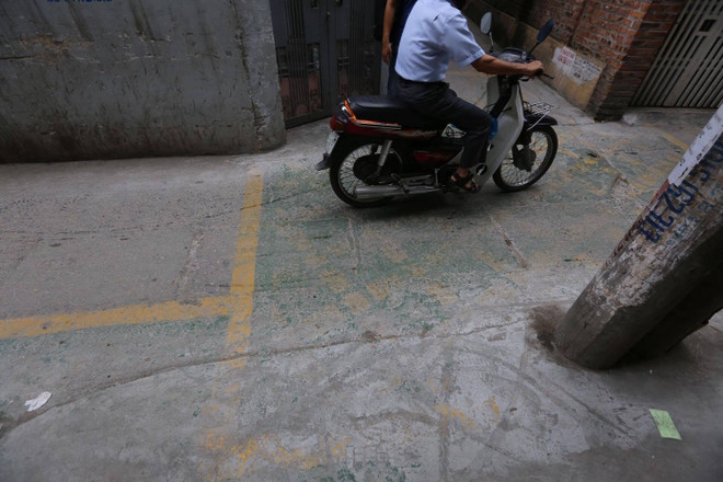 Hà Nội: "Làn đường ưu tiên BRT trong ngõ" bất ngờ bị xóa bỏ ảnh 3