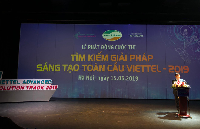 Ông Cao Anh Sơn, Tổng Giám đốc Tổng Công ty Viễn thông Viettel phát biểu tại lễ phát động cuộc thi Tìm kiếm giải pháp sáng tạo toàn cầu. (Ảnh: Minh Sơn/Vietnam+) Chính thức khởi động cuộc thi Viettel Advanced Solution Track 2019 ảnh 1