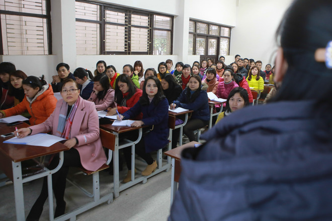 [Photo] Một ngày của nữ điều dưỡng viên xinh đẹp ảnh 13