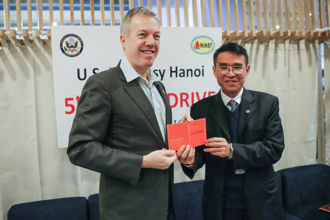 Hiến máu nhân đạo, món quà Tết đầy ý nghĩa của Đại sứ quán Hoa Kỳ ảnh 10