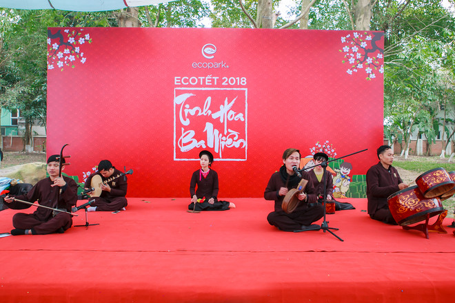 Du khách 'choáng' với mâm ngũ quả khổng lồ ở chợ Tết cuối năm ảnh 14