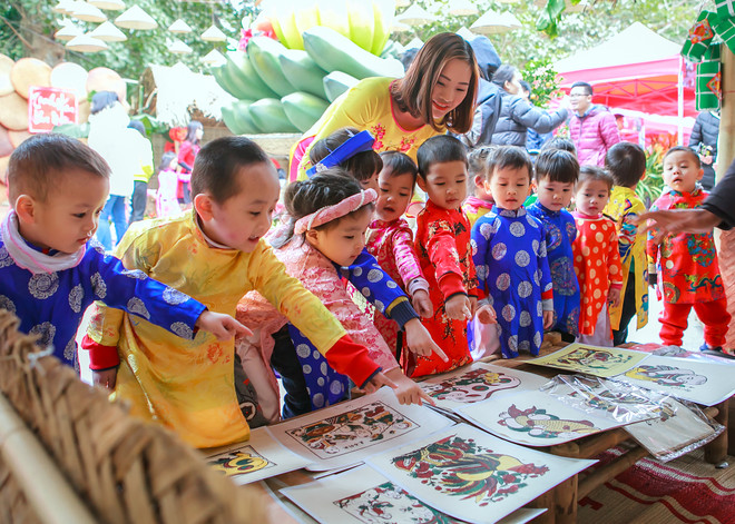 Du khách 'choáng' với mâm ngũ quả khổng lồ ở chợ Tết cuối năm ảnh 6