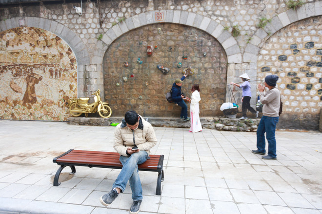 Khám phá phố bích họa Phùng Hưng trong ngày đầu khai trương ảnh 6