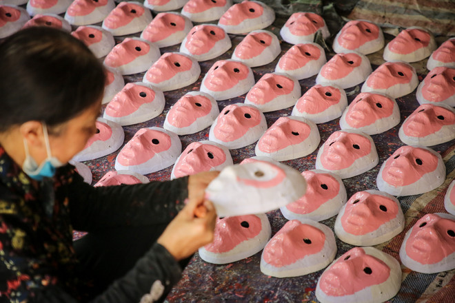 'Bình minh' làng nghề Ông Hảo: Giá trị đồ chơi trung thu truyền thống ảnh 3