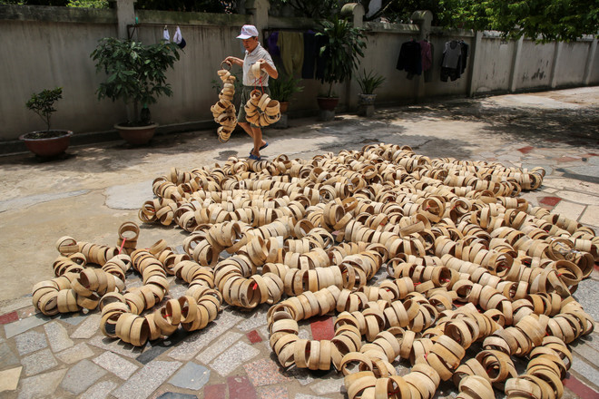 'Bình minh' làng nghề Ông Hảo: Giá trị đồ chơi trung thu truyền thống ảnh 2