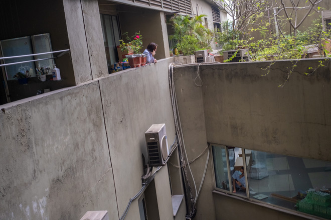 Sinh viên Nhiếp ảnh 'ăn ngủ' cùng COVID-19 để làm bài tốt nghiệp ảnh 14