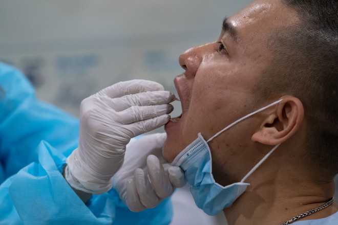 Sinh viên Nhiếp ảnh 'ăn ngủ' cùng COVID-19 để làm bài tốt nghiệp ảnh 3