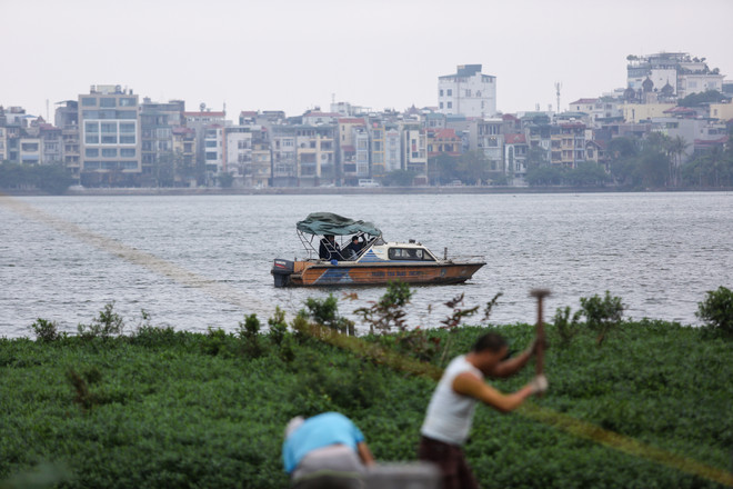 Cưỡng chế, giải tỏa nhà nổi xây dựng trái phép ở Hồ Tây ảnh 12