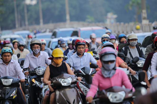 Hà Nội: Đường Kim Mã bị chia đôi gây ùn tắc từ sáng đến tối ảnh 6