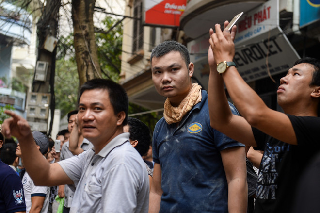 (Ảnh: Minh Sơn/Vietnam+) Hà Nội: "Bà hoả" thiêu rụi 4 căn nhà trên đường Trần Khát Chân ảnh 8